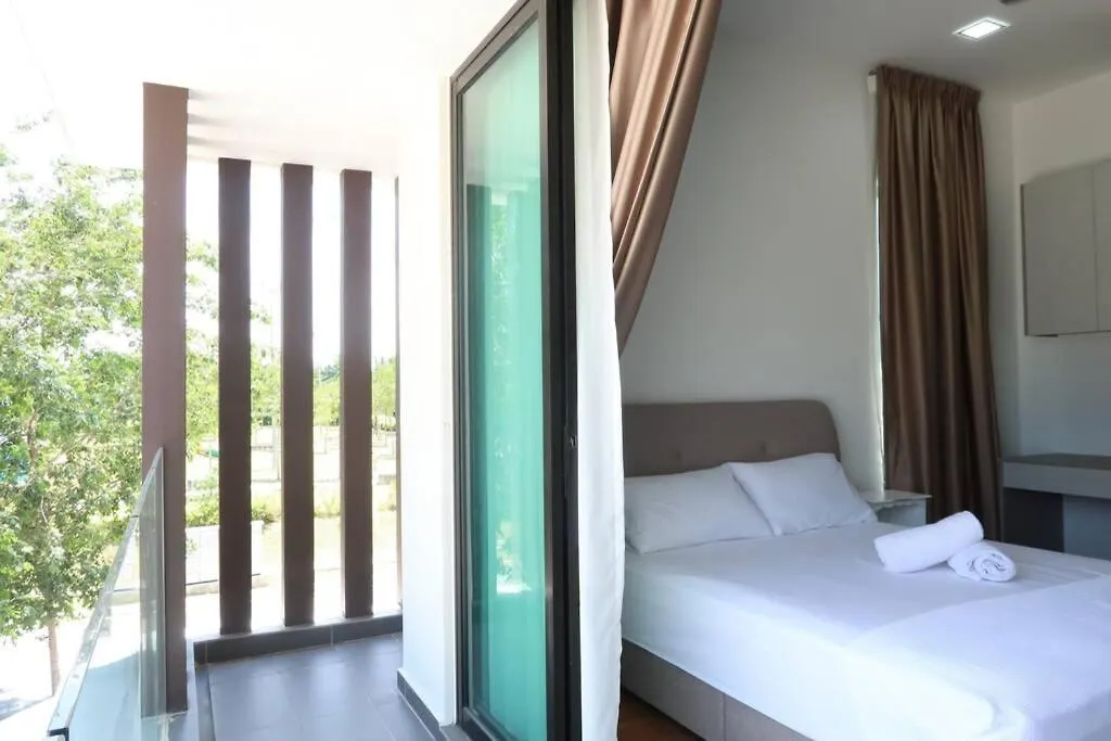 Promo Private Luxurious Nilai Vacation Home Malaysia
