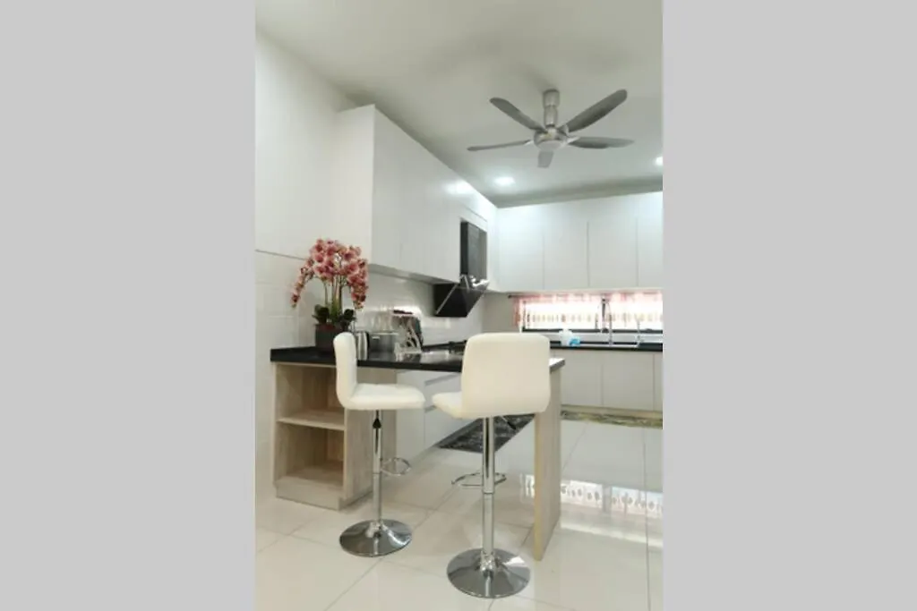 Promo Private Luxurious Nilai Vacation Home 0*,